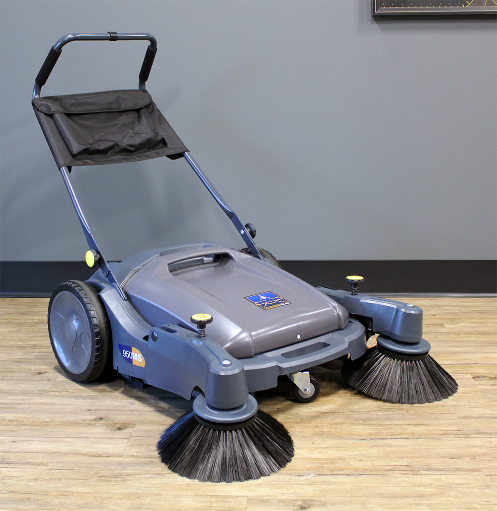 HammerHead 950MS Manual WalkBehind Sweeper Hammerhead Cleaning Equipment, LLC.