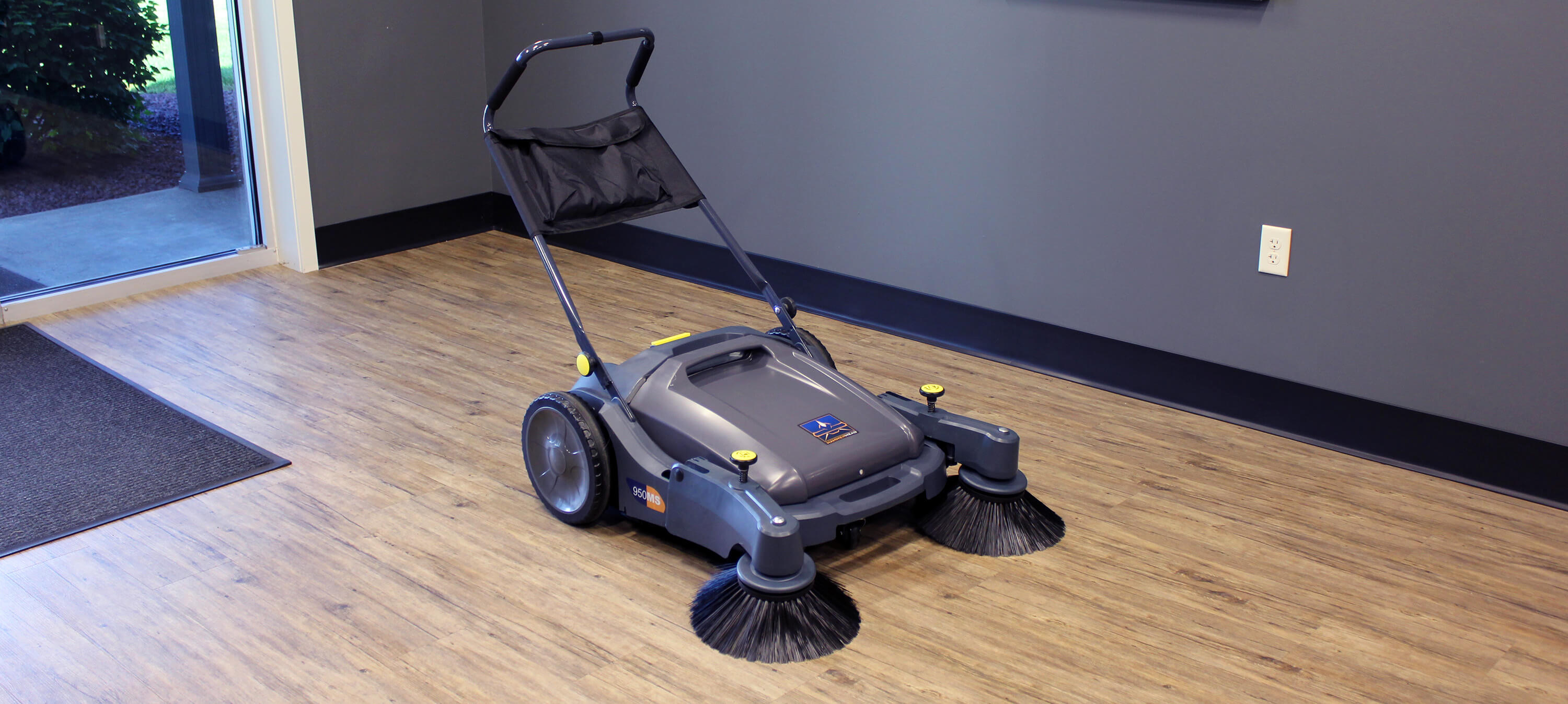 950MS Manual Sweeper