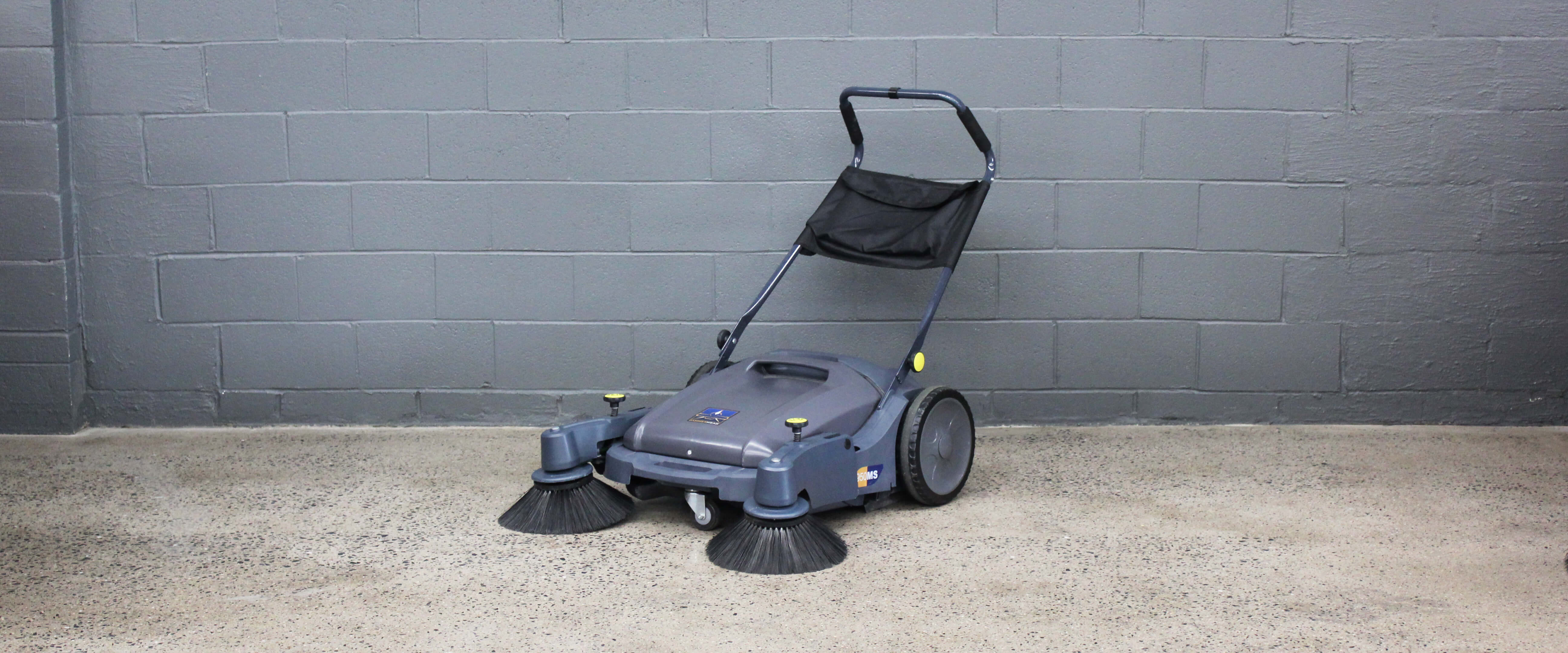 Hammerhead 950MS Manual Sweeper